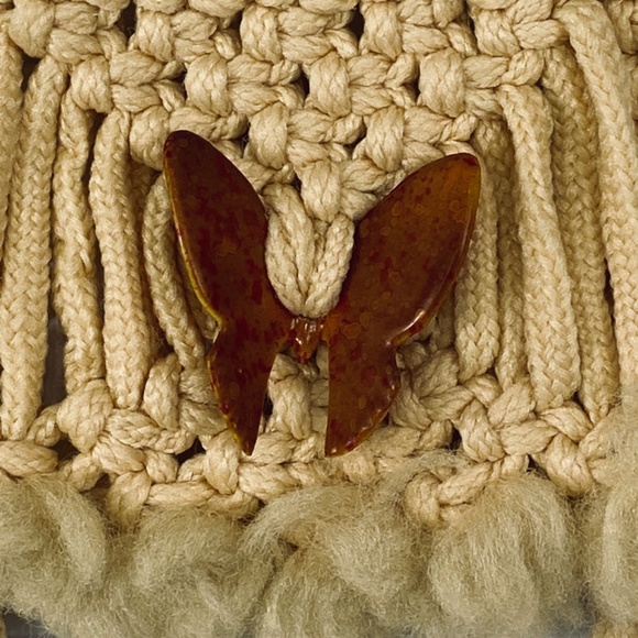 Vintage Cream Macrame Wall Hanging Woven Yarn with Acrylic Butterfly Accent 18” - Picture 2 of 9